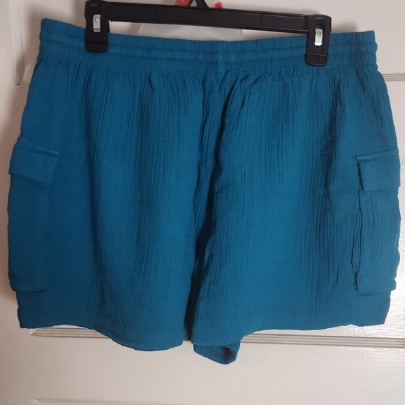 Time and Tru Blue Women's Shorts - Picture 4 of 4